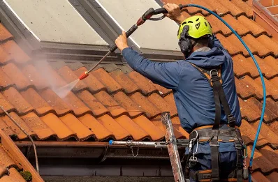 Démoussage et hydrofuge de toiture à Bonac-Irazein